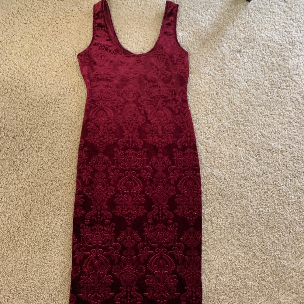June & Hudson Midi Velvet Dress